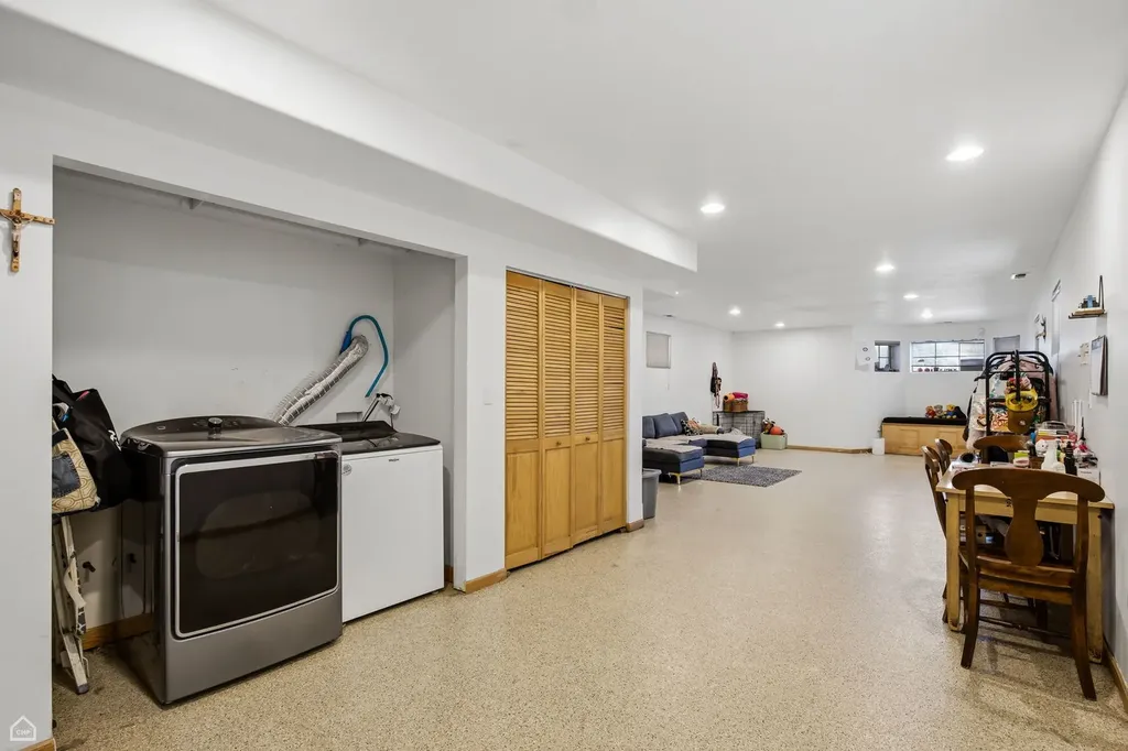 1435 West 16th Street Chicago IL 60608