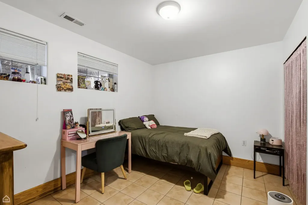 1435 West 16th Street Chicago IL 60608