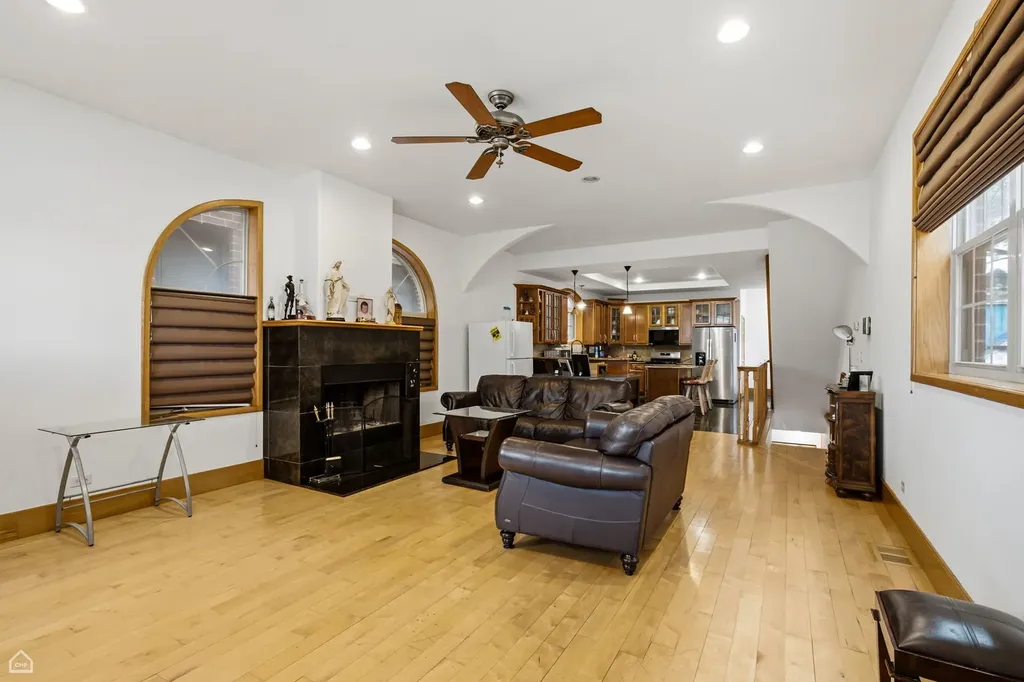 1435 West 16th Street Chicago IL 60608