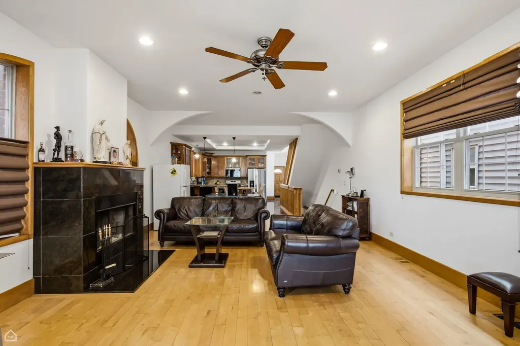 1435 West 16th Street Chicago IL 60608