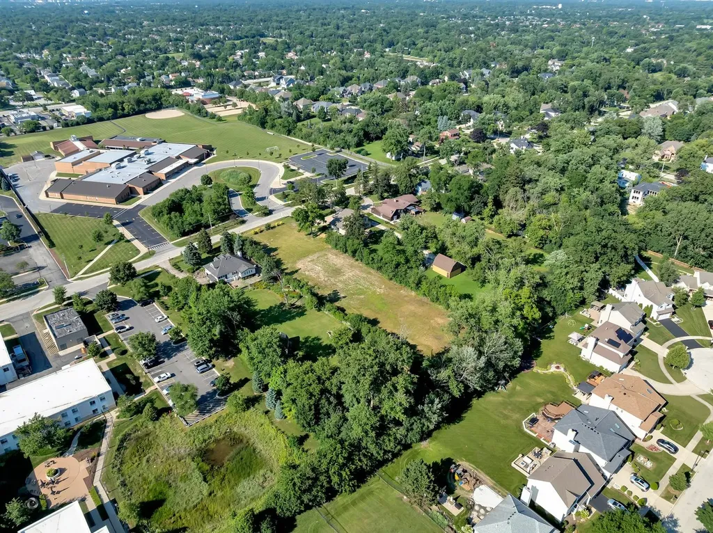 629 65TH Street Willowbrook IL 60527