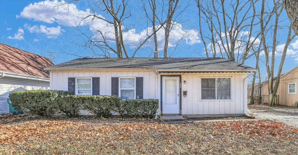 704 South Scottswood Drive Urbana IL 61802