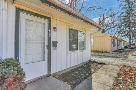 704 South Scottswood Drive Urbana IL 61802