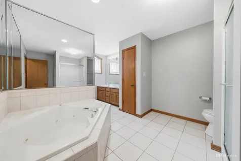 8616 Bantry Boulevard Tinley Park IL 60477
