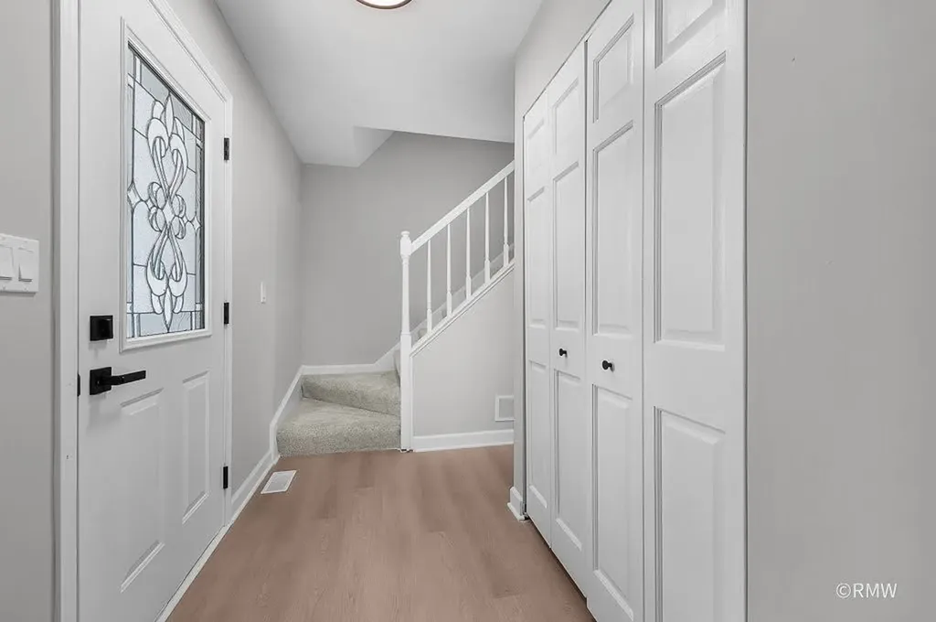 1279 Bison Trail Carol Stream IL 60188