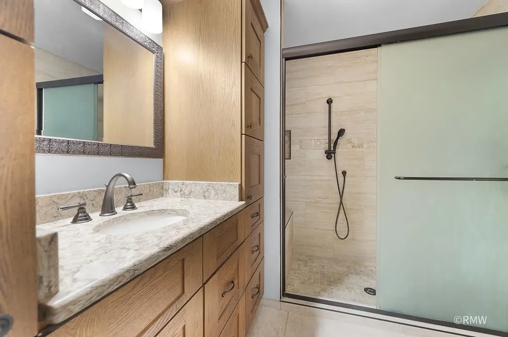 1279 Bison Trail Carol Stream IL 60188