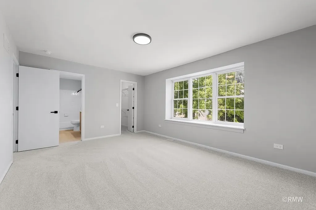 1279 Bison Trail Carol Stream IL 60188