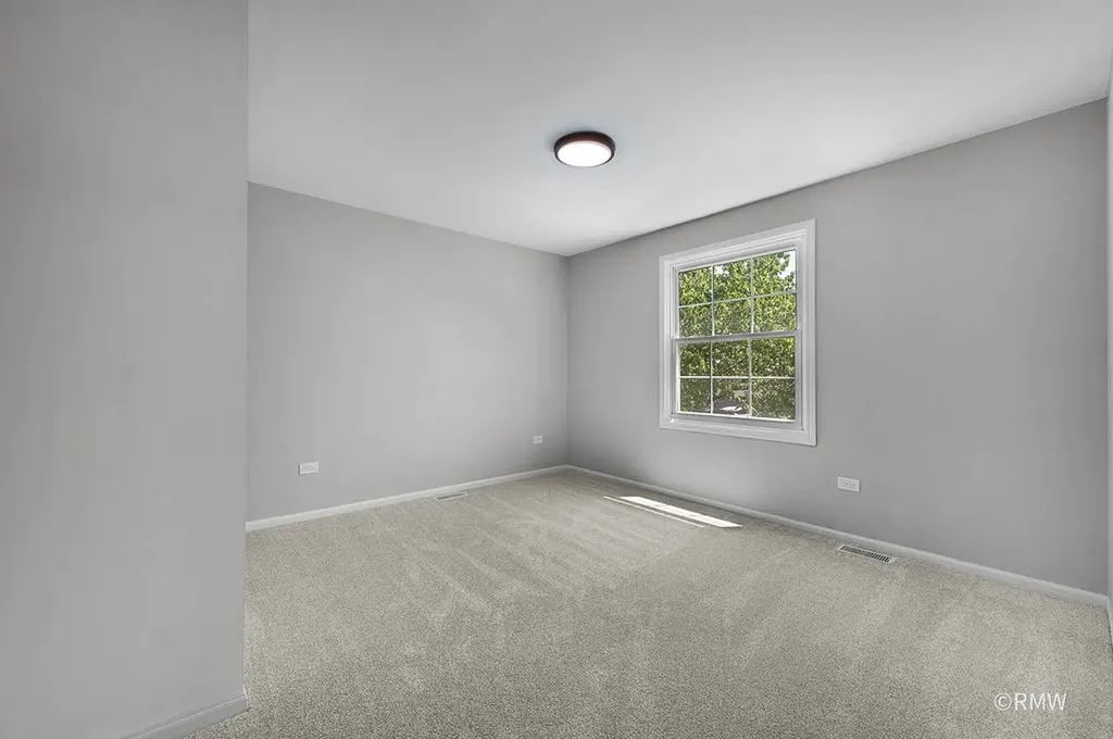 1279 Bison Trail Carol Stream IL 60188