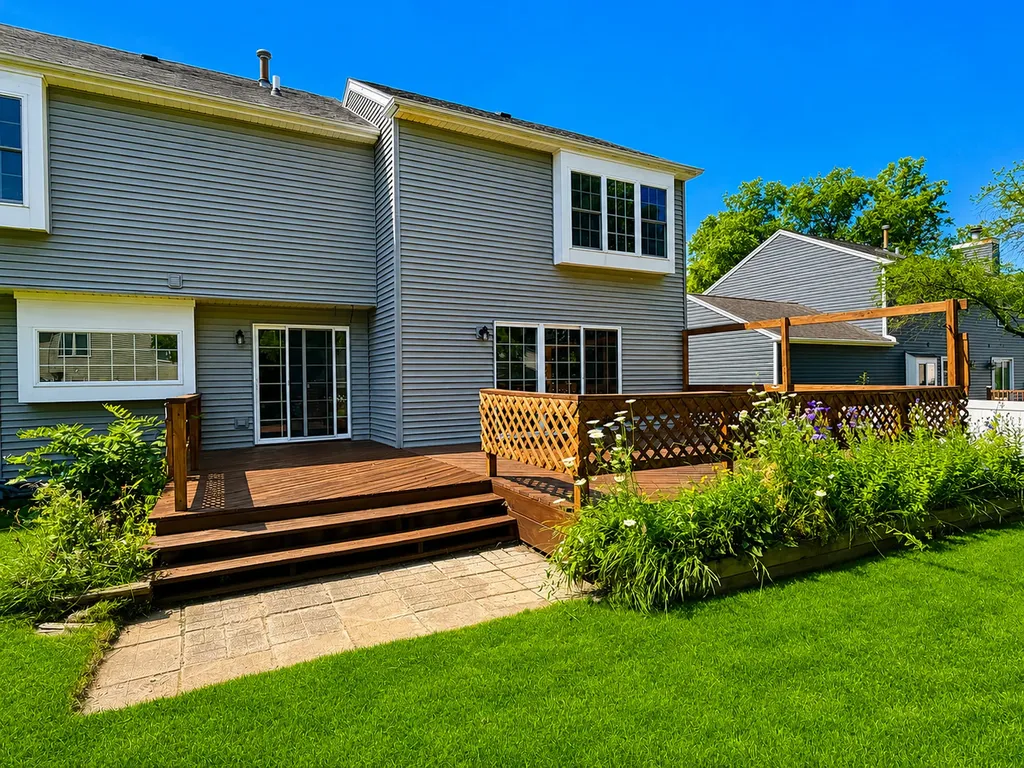 1279 Bison Trail Carol Stream IL 60188