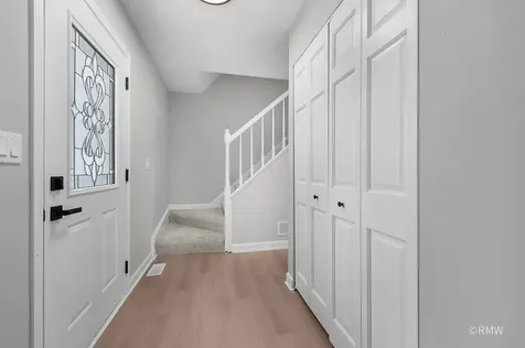 1279 Bison Trail Carol Stream IL 60188