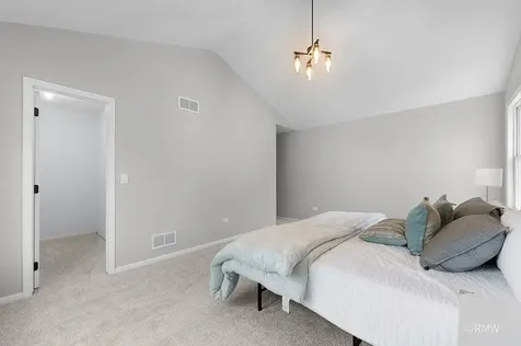 1279 Bison Trail Carol Stream IL 60188
