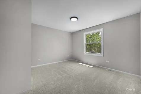 1279 Bison Trail Carol Stream IL 60188
