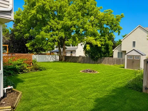 1279 Bison Trail Carol Stream IL 60188
