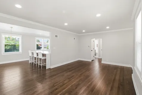 10251 Kent Street Westchester IL 60154