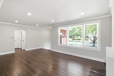 10251 Kent Street Westchester IL 60154