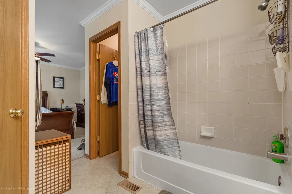 124 Periwinkle Lane Bolingbrook IL 60490