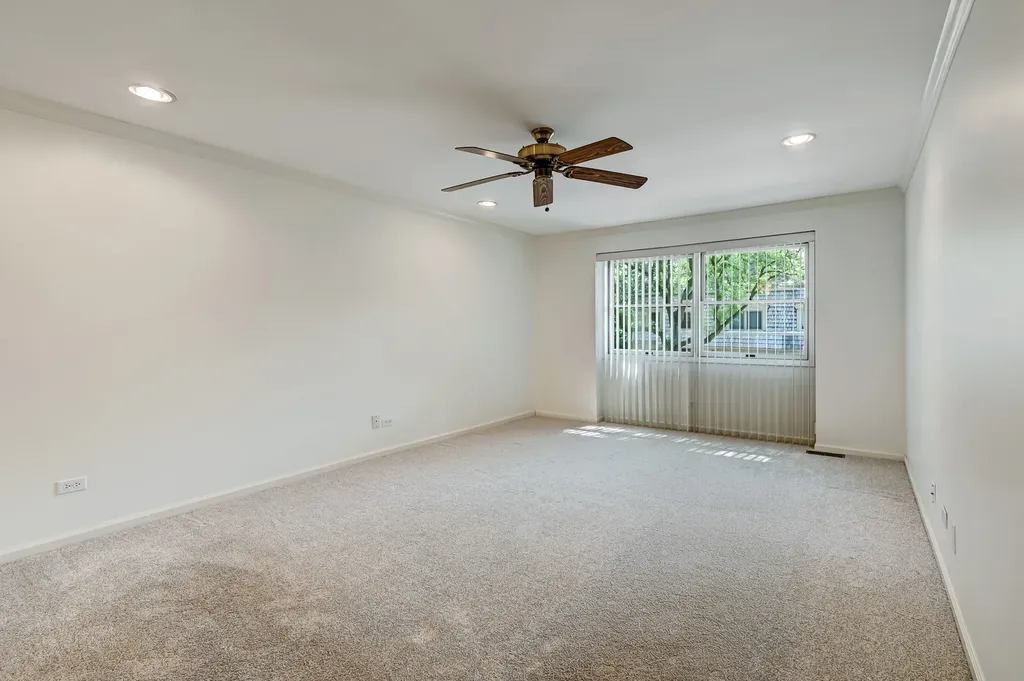 2S742 Avenue Cherbourg Oak Brook IL 60523