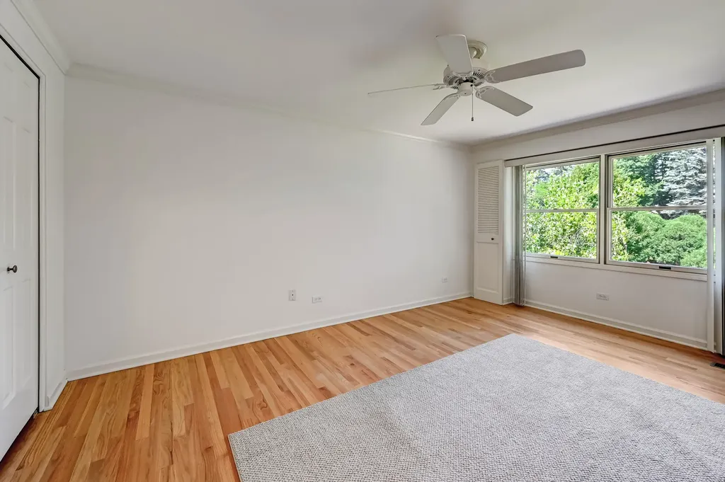 2S742 Avenue Cherbourg Oak Brook IL 60523