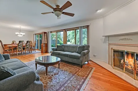 2S742 Avenue Cherbourg Oak Brook IL 60523