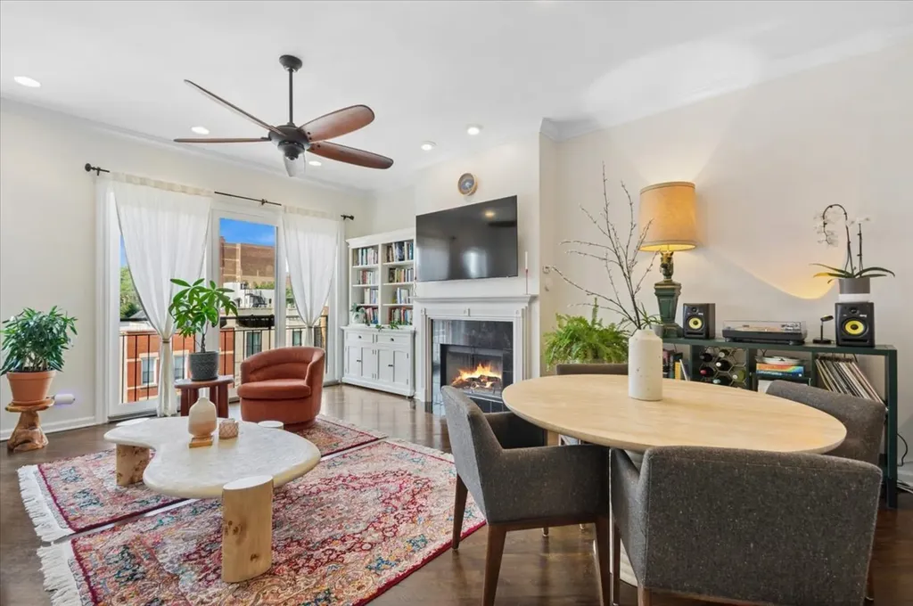2427 West Augusta Boulevard Chicago IL 60622