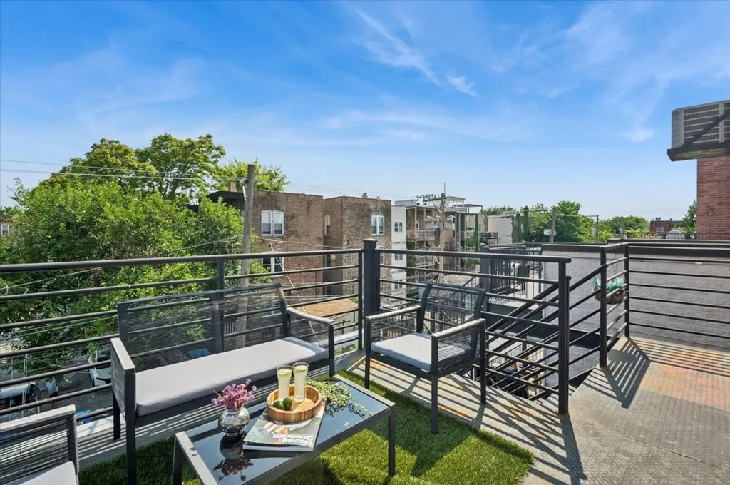 2427 West Augusta Boulevard Chicago IL 60622
