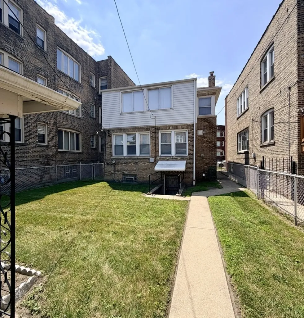 8149 South Vernon Avenue Chicago IL 60619