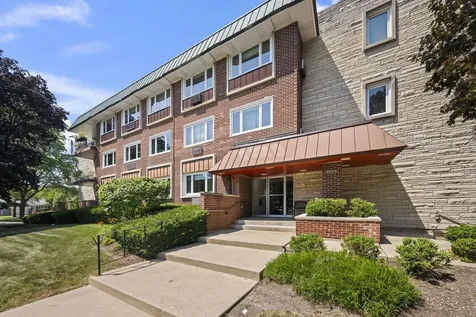 2700 East Bel Aire Drive Arlington Heights IL 60004