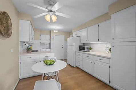 2700 East Bel Aire Drive Arlington Heights IL 60004