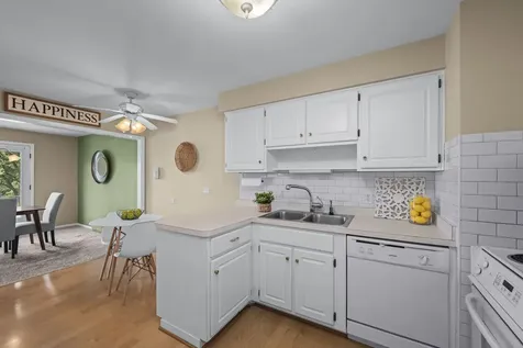 2700 East Bel Aire Drive Arlington Heights IL 60004