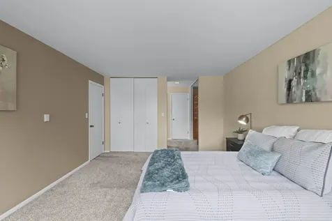2700 East Bel Aire Drive Arlington Heights IL 60004