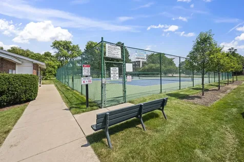 2700 East Bel Aire Drive Arlington Heights IL 60004