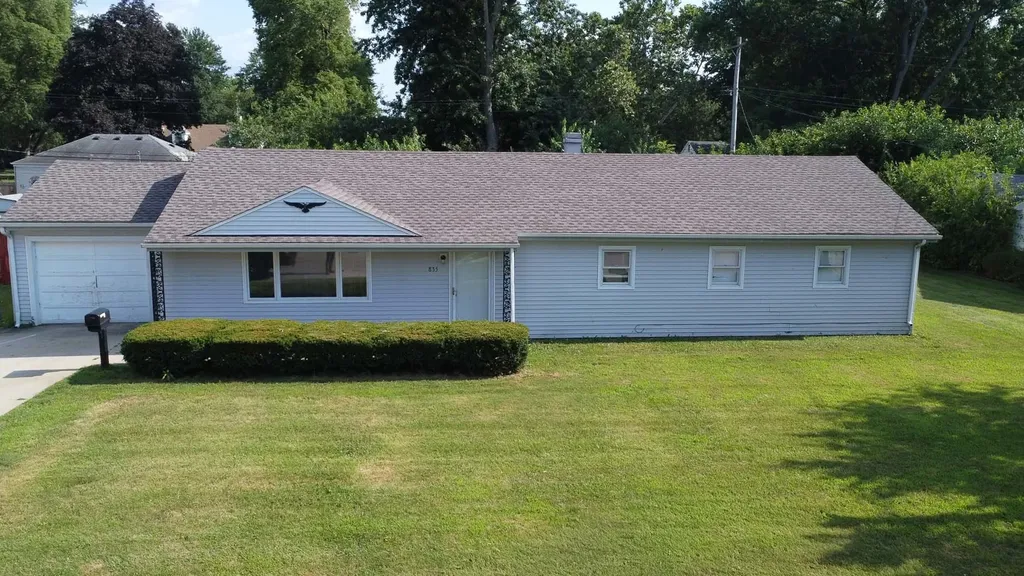 835 East Locust Street Watseka IL 60970