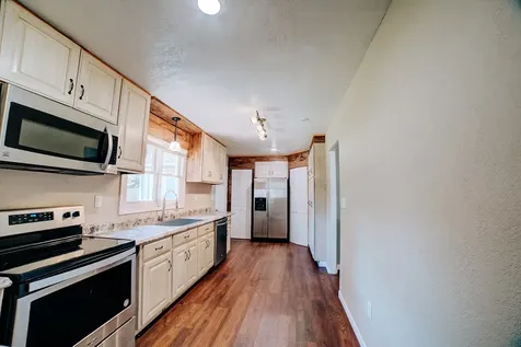 835 East Locust Street Watseka IL 60970