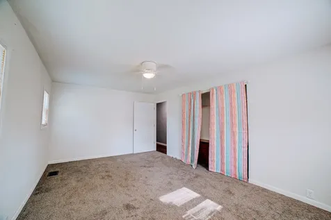 835 East Locust Street Watseka IL 60970