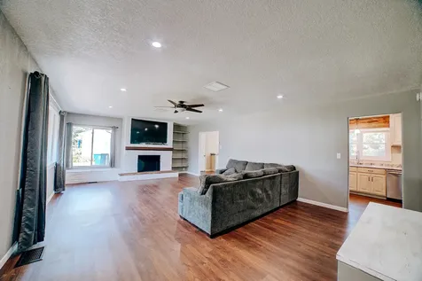 835 East Locust Street Watseka IL 60970