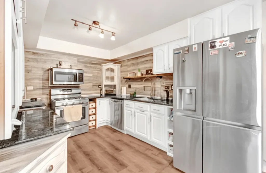 721 Tipperary Court Schaumburg IL 60193