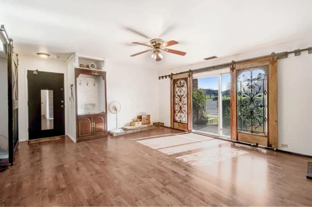 721 Tipperary Court Schaumburg IL 60193