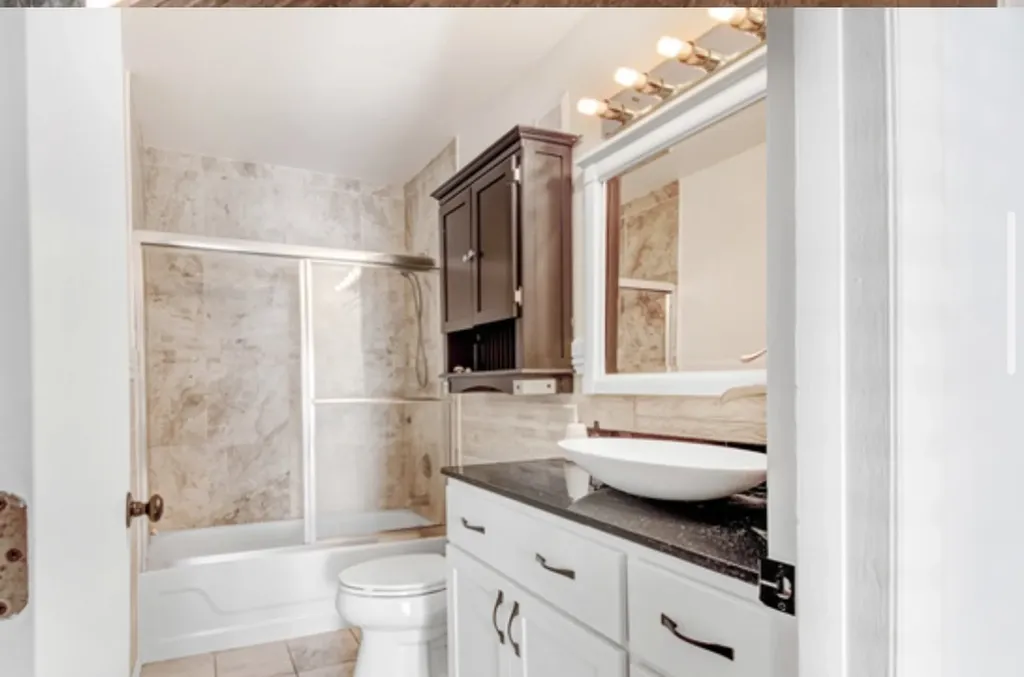 721 Tipperary Court Schaumburg IL 60193