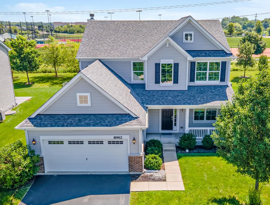 8962 Pearsall Drive Huntley IL 60142