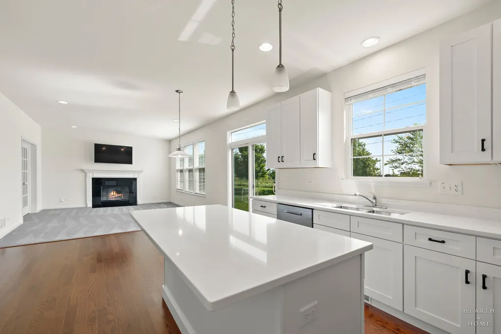 8962 Pearsall Drive Huntley IL 60142