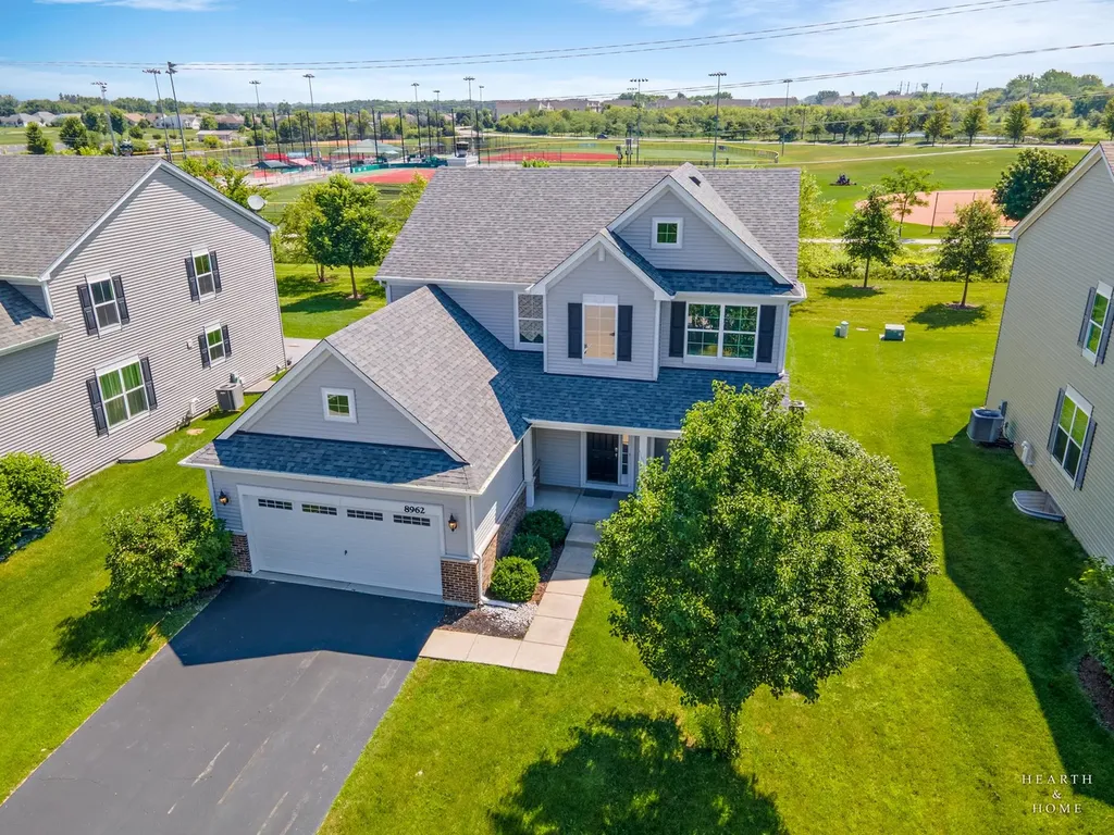 8962 Pearsall Drive Huntley IL 60142