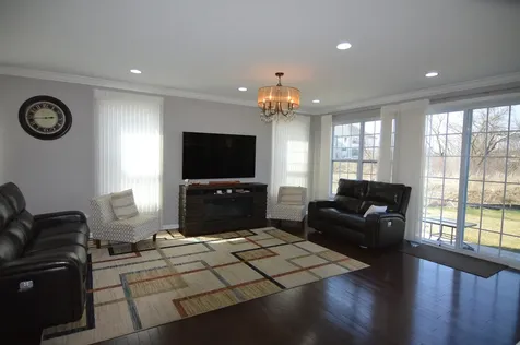 124 Roman Lane Hawthorn Woods IL 60047