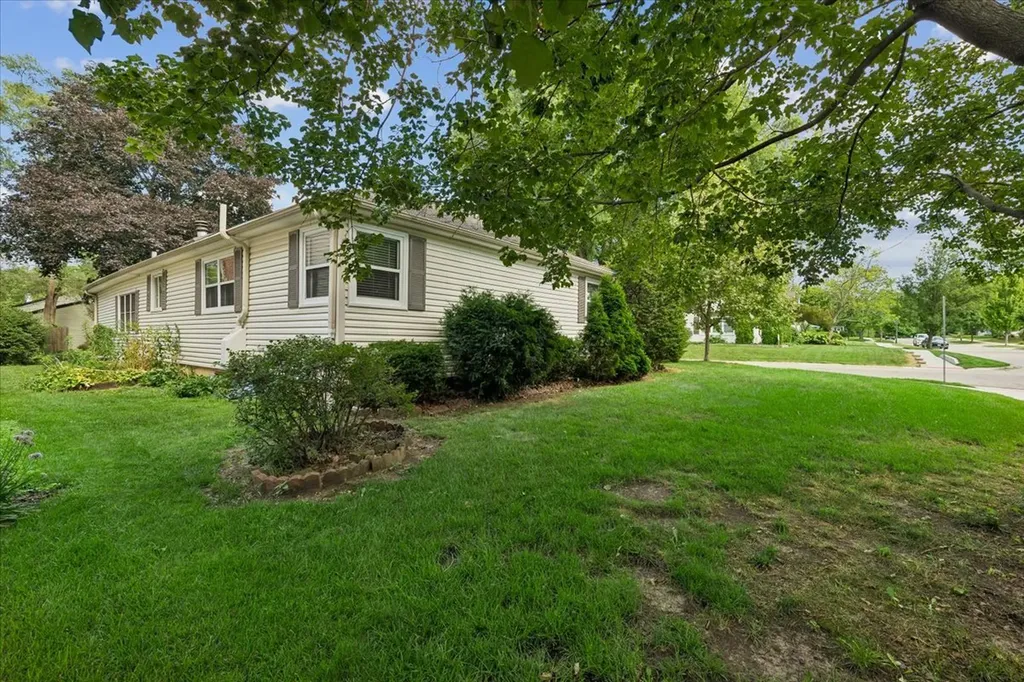 110 West 12th Avenue Naperville IL 60563