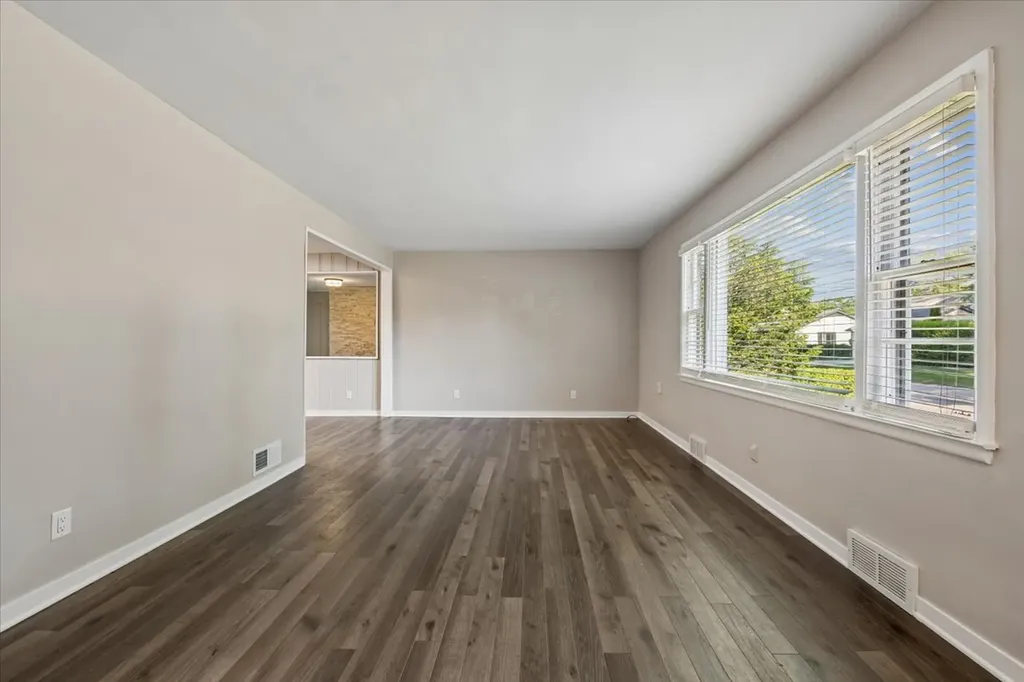 110 West 12th Avenue Naperville IL 60563