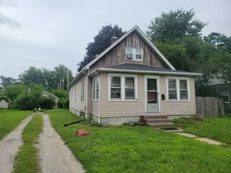 3313 9TH Street Rock Island IL 61201