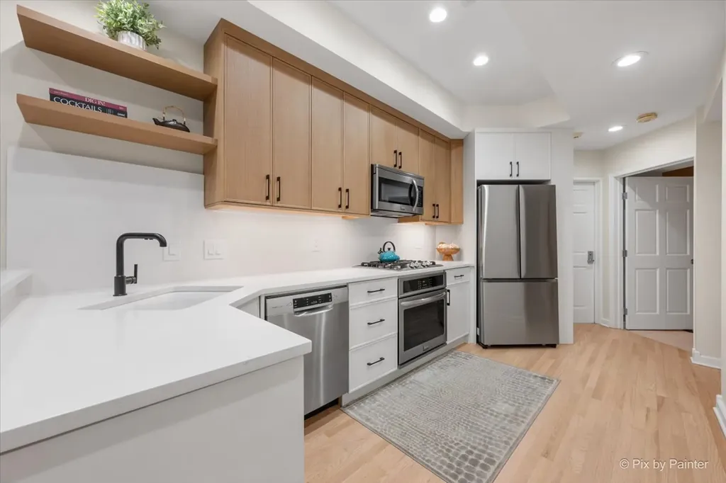 1407 North Mohawk Street Chicago IL 60610