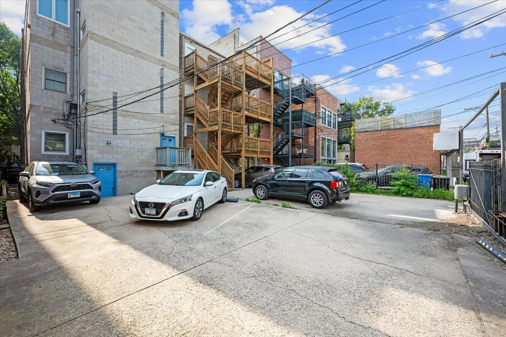 1407 North Mohawk Street Chicago IL 60610