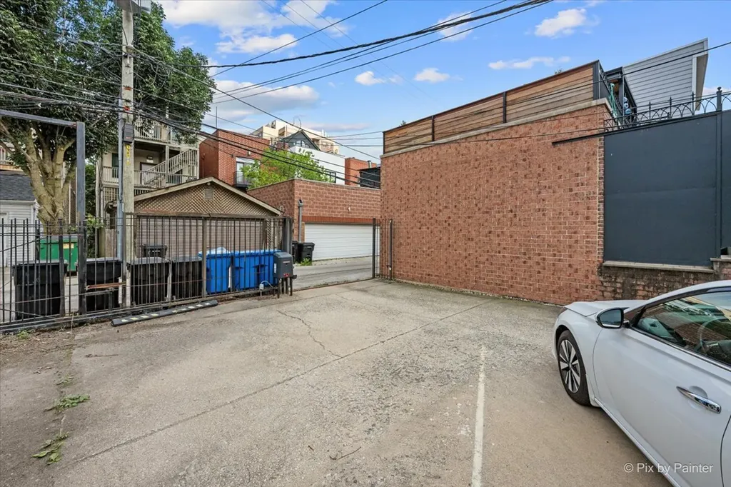 1407 North Mohawk Street Chicago IL 60610