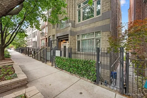 1407 North Mohawk Street Chicago IL 60610