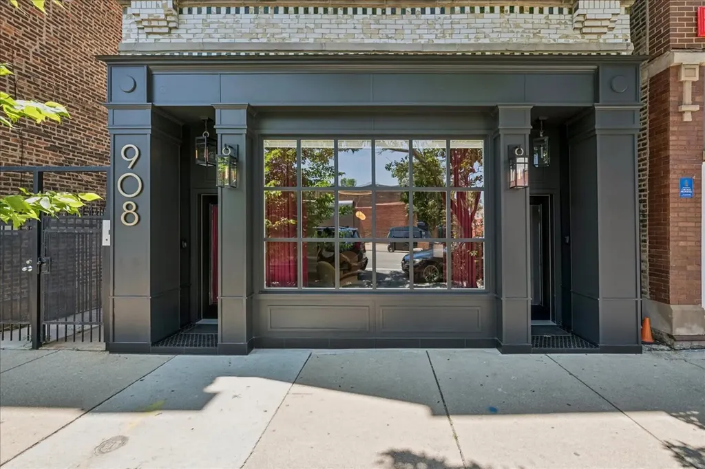 908 North California Avenue Chicago IL 60622
